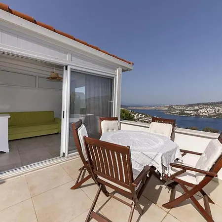 דירה Charming Duplex With Pool And Stunning Mediterranean View In *